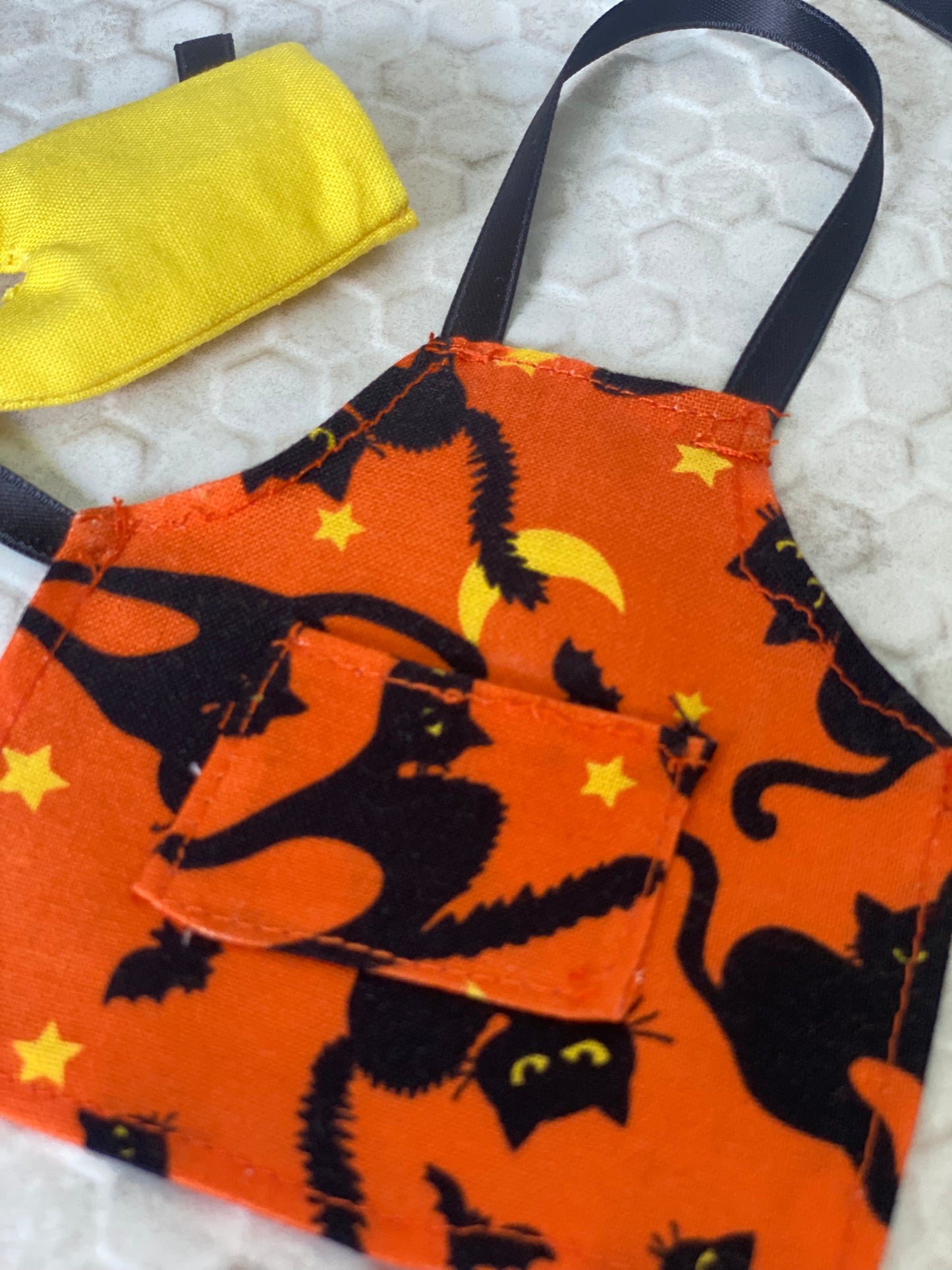 Little Apron and Oven Mitts Set - Black Cat Edition