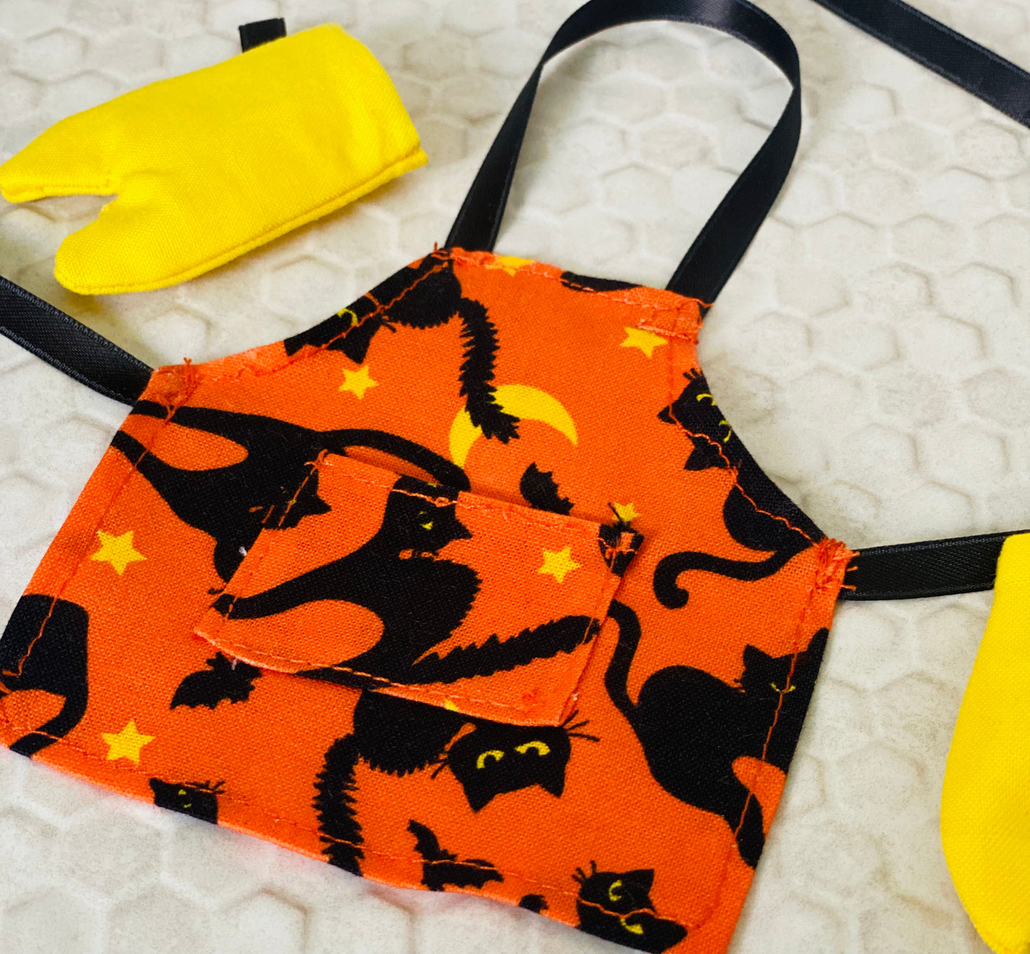 Little Apron and Oven Mitts Set - Black Cat Edition